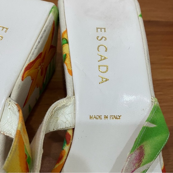 ESCADA White Floral Tropical Beach Wedge Sandals Size 35 1/2 (6-6.5) - Picture 13 of 16